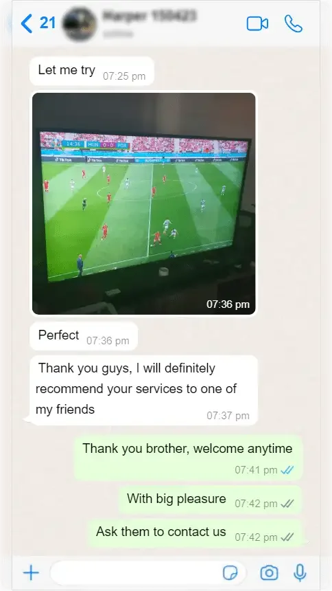 Captura de pantalla de reseña de cliente en WhatsApp