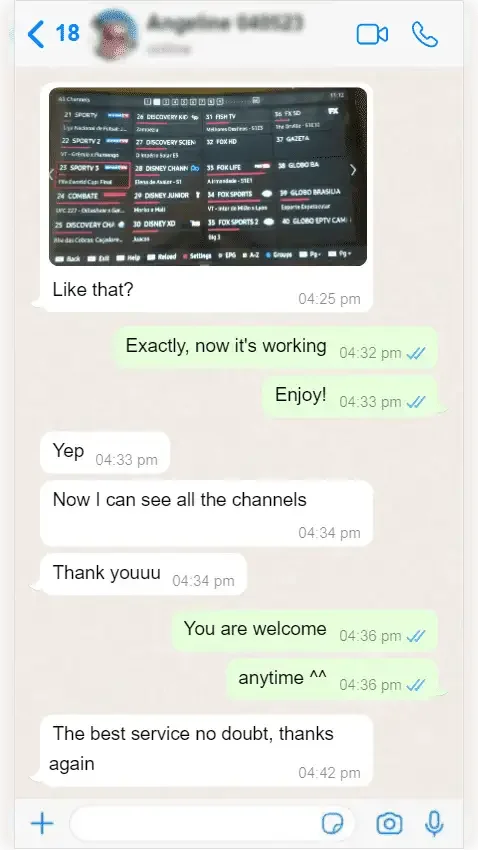 Captura de pantalla de reseña de cliente en WhatsApp